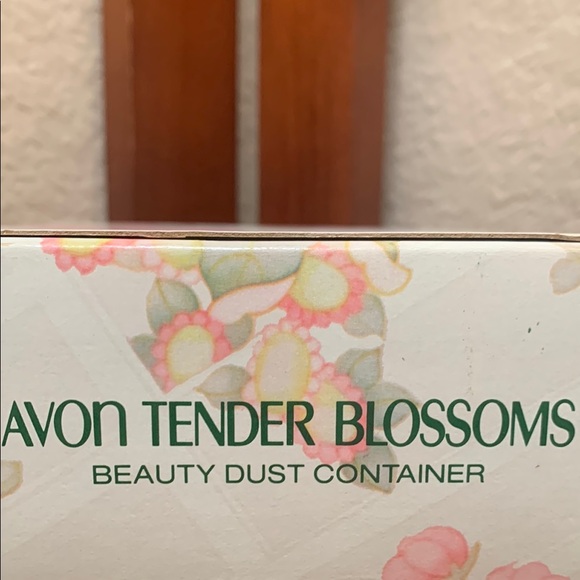 🔹Vintage..Avon Tender Blossoms Beauty Dust Container.. - Picture 6 of 6